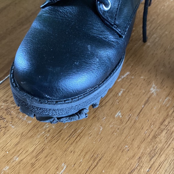 Woman’s size 6 Black boot - Picture 5 of 5